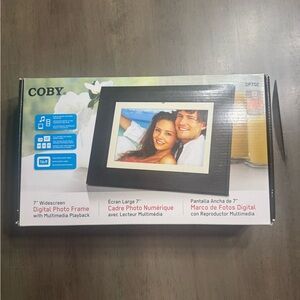 Coby Electronic Digital Picture Frame DP702